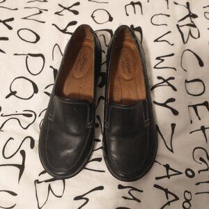 Steps by hush puppies size 7.5M